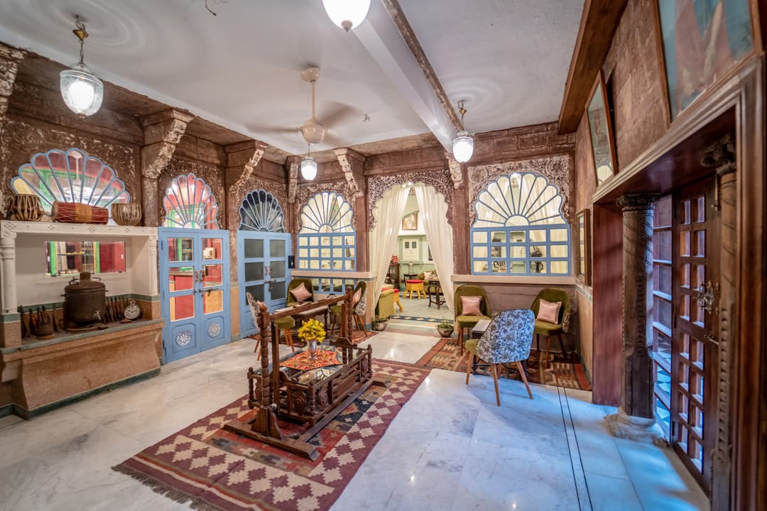 discover the royalty: best heritage hotels near mehrangarh fort