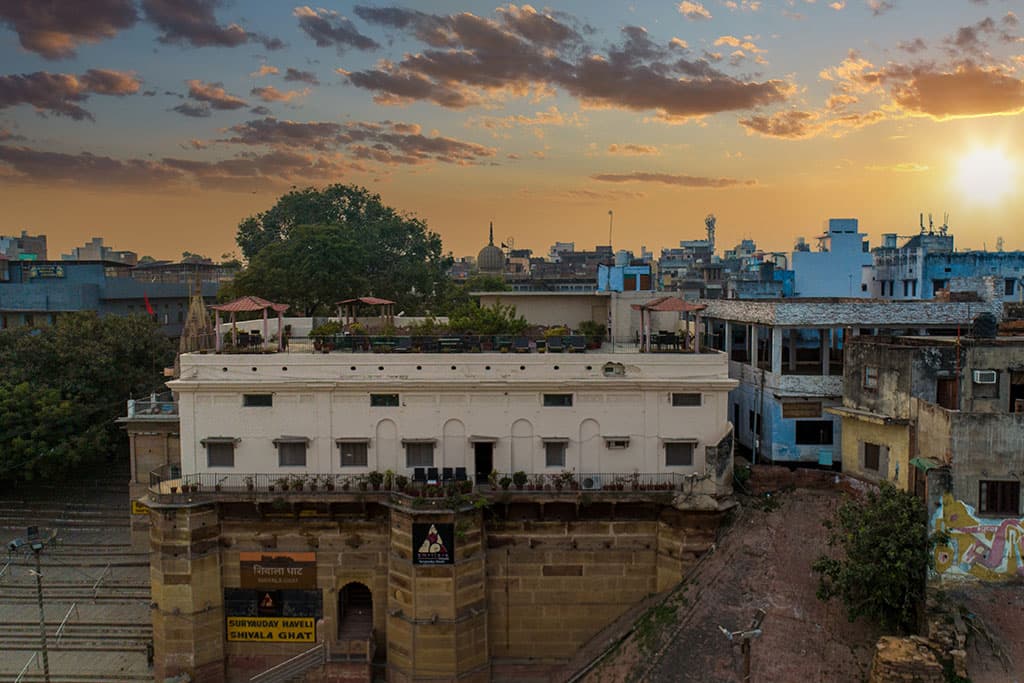 find the perfect hotel near dashashwamedh ghat for your next trip